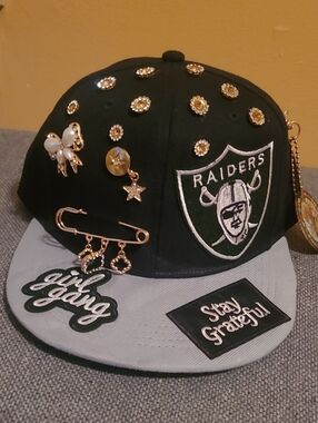 Riders by Lee Kids Black Crown Gray Bill Studded & Charm Snapback